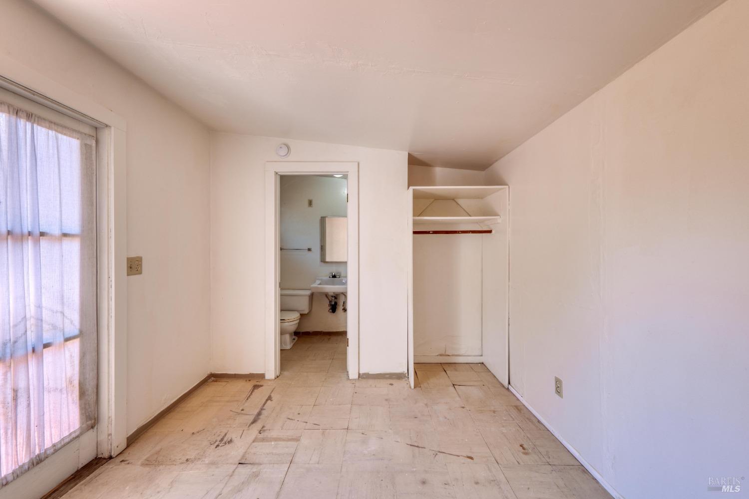 Guerneville, California 95446, United States, 1 Bedroom Bedrooms, ,1 BathroomBathrooms,Residential,Active,55056