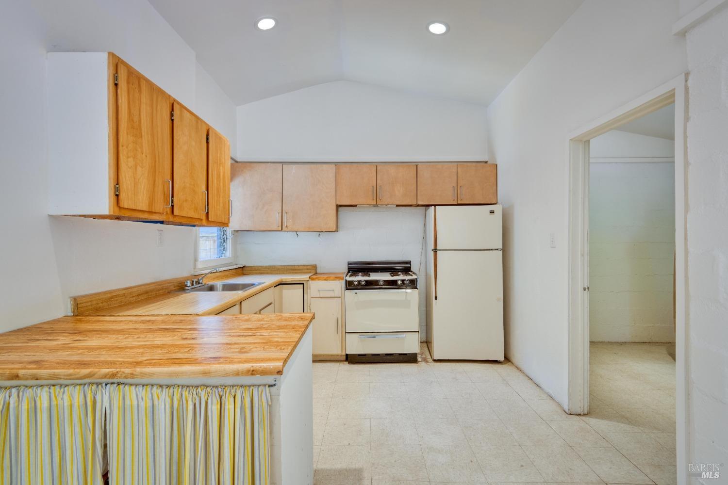 Guerneville, California 95446, United States, 1 Bedroom Bedrooms, ,1 BathroomBathrooms,Residential,Active,55056