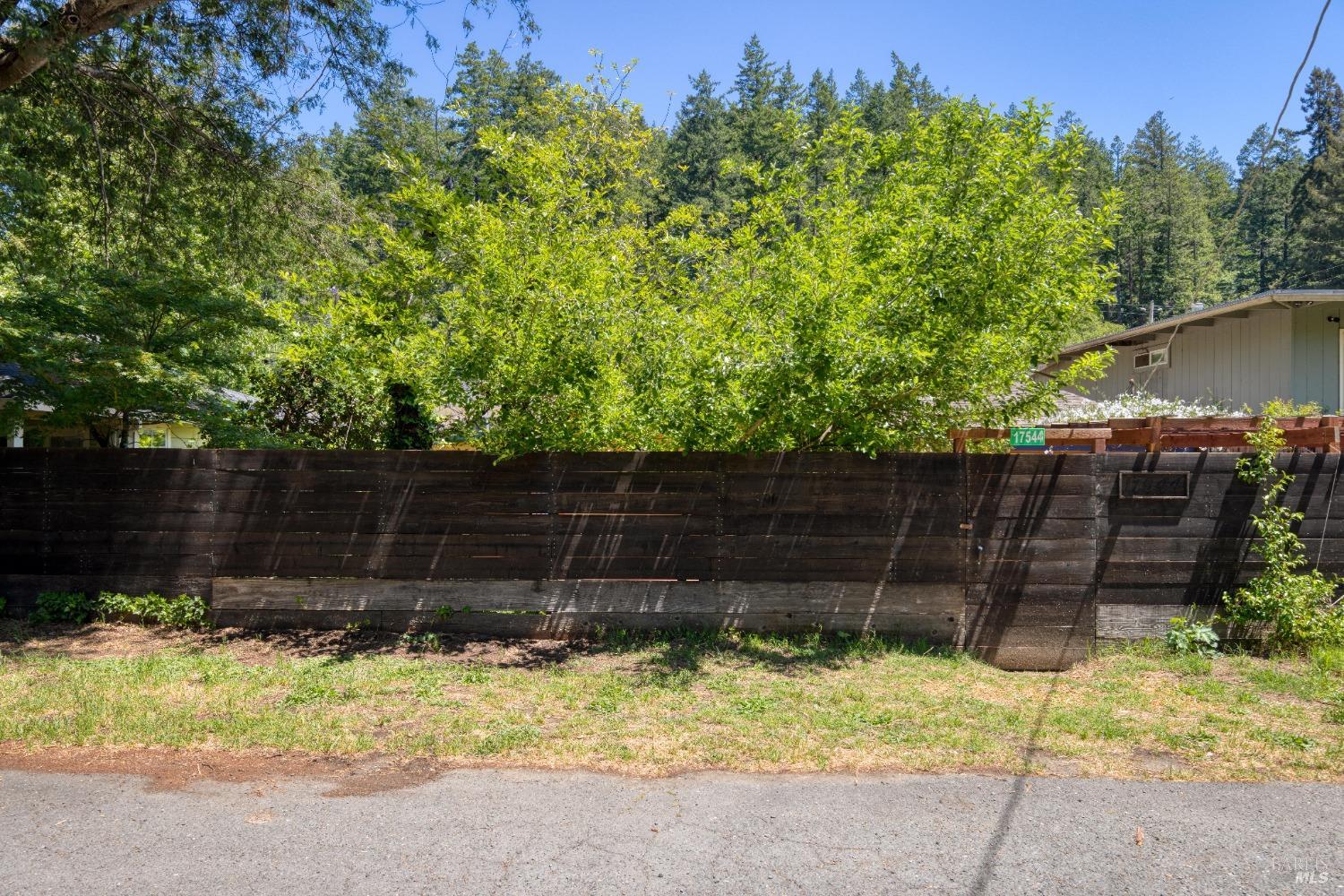 Guerneville, California 95446, United States, 1 Bedroom Bedrooms, ,1 BathroomBathrooms,Residential,Active,55056