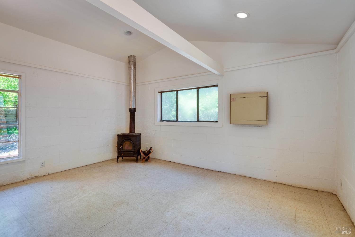 Guerneville, California 95446, United States, 1 Bedroom Bedrooms, ,1 BathroomBathrooms,Residential,Active,55056