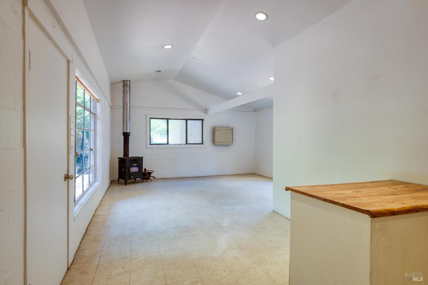 Guerneville, California 95446, United States, 1 Bedroom Bedrooms, ,1 BathroomBathrooms,Residential,Active,55056