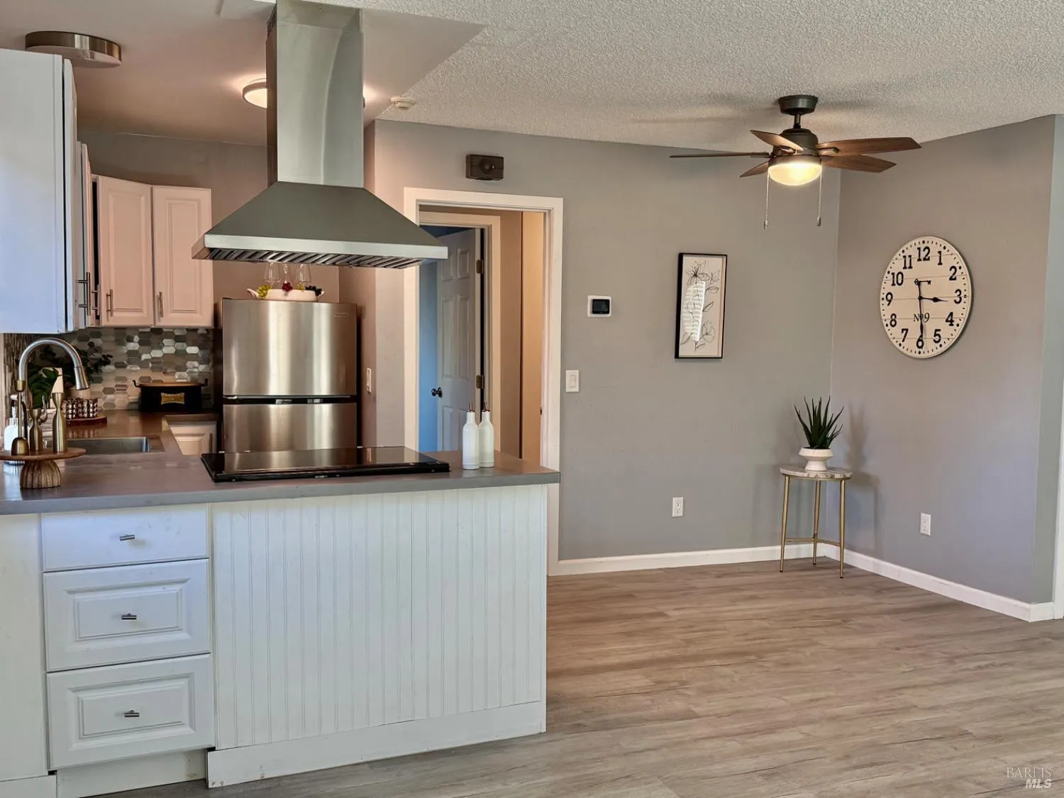 Santa Rosa, California 95401, United States, 2 Bedrooms Bedrooms, ,2 BathroomsBathrooms,Residential,Active,238787