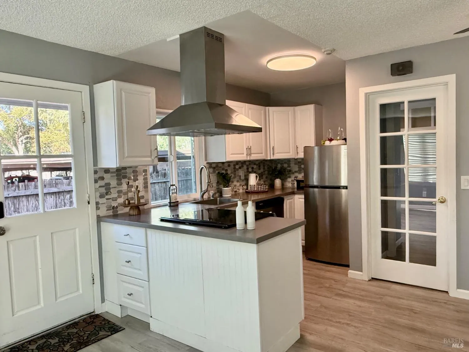 Santa Rosa, California 95401, United States, 2 Bedrooms Bedrooms, ,2 BathroomsBathrooms,Residential,Active,238787