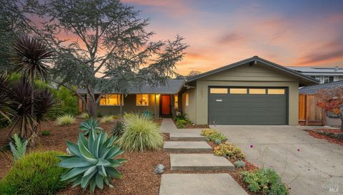 Photo of 1881 Las Gallinas Avenue, San Rafael, CA 94903 (MLS # 325102106)