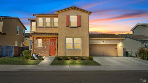 Photo of 372 Primrose Drive, Vacaville, CA 95687 (MLS # 325077104)