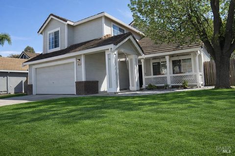 Photo of 454 Harvest Circle, Vacaville, CA 95687 (MLS # 326019208)