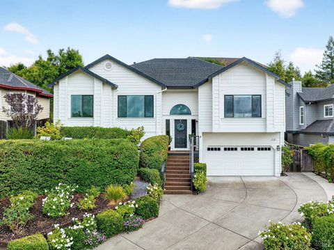 Photo of 143 Village Oaks Court, Healdsburg, CA 95448 (MLS # 325081246)