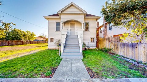 Photo of 316 Vallejo Street, Petaluma, CA 94952 (MLS # 325100270)