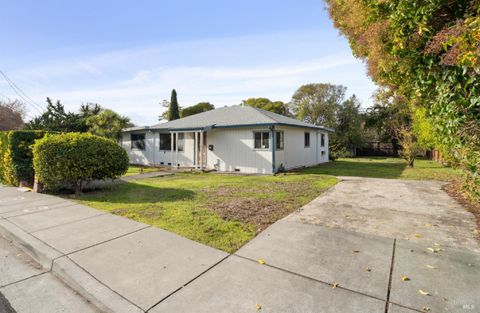 Photo of 59 Geneva Way, San Rafael, CA 94903 (MLS # 325094803)