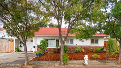 Photo of 130 Elm Street, Cloverdale, CA 95425 (MLS # 325086333)