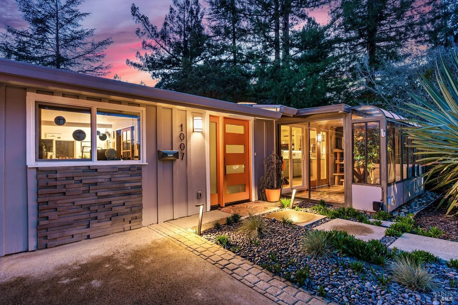 Napa, California 94558, United States, 3 Bedrooms Bedrooms, ,2 BathroomsBathrooms,Residential,Pending,238