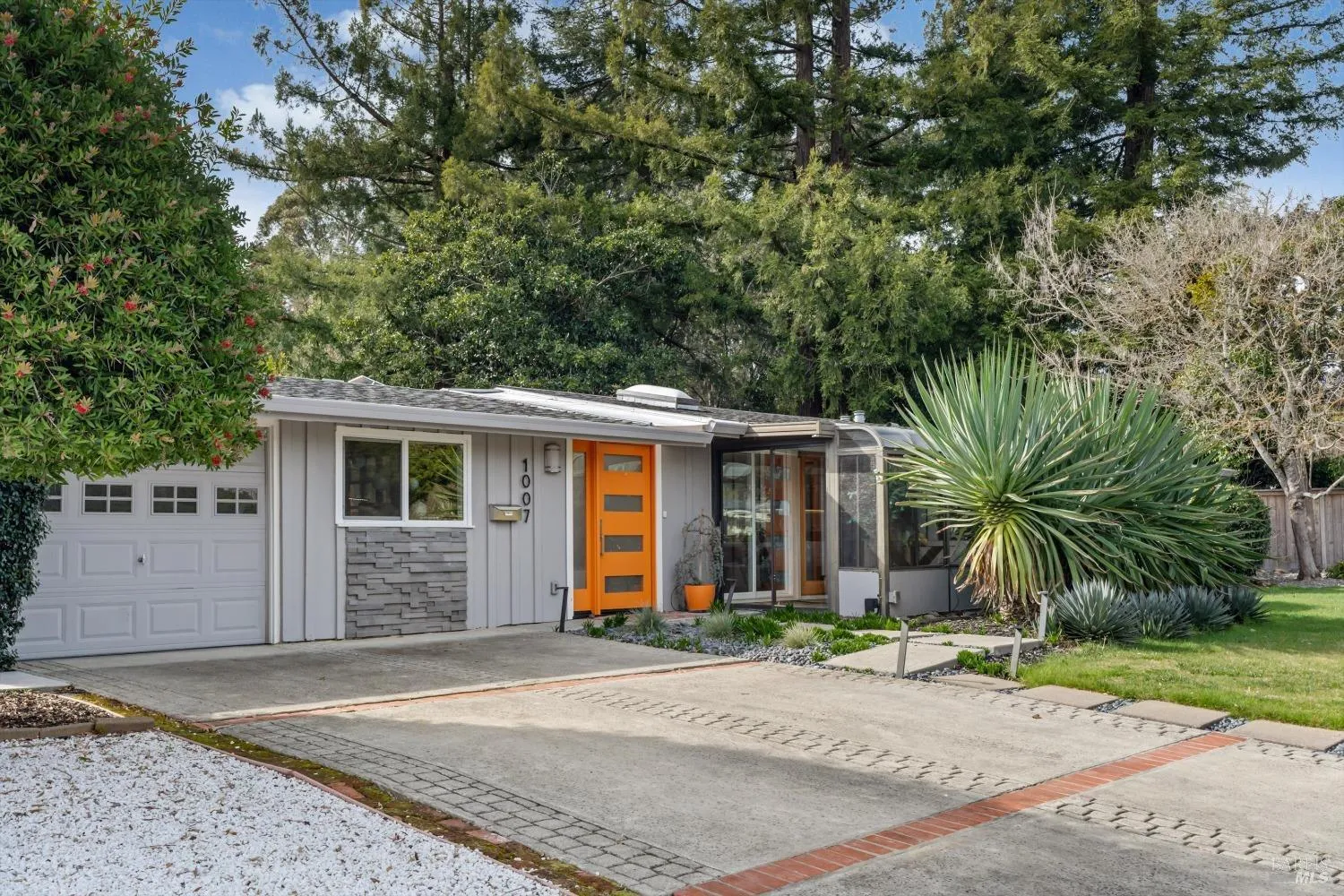 Napa, California 94558, United States, 3 Bedrooms Bedrooms, ,2 BathroomsBathrooms,Residential,Pending,238