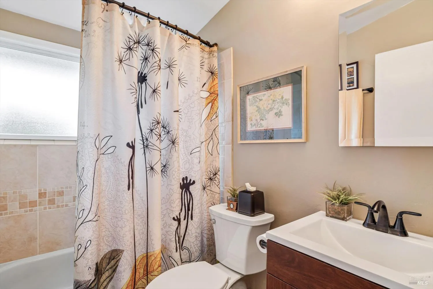 Napa, California 94558, United States, 3 Bedrooms Bedrooms, ,2 BathroomsBathrooms,Residential,Pending,238