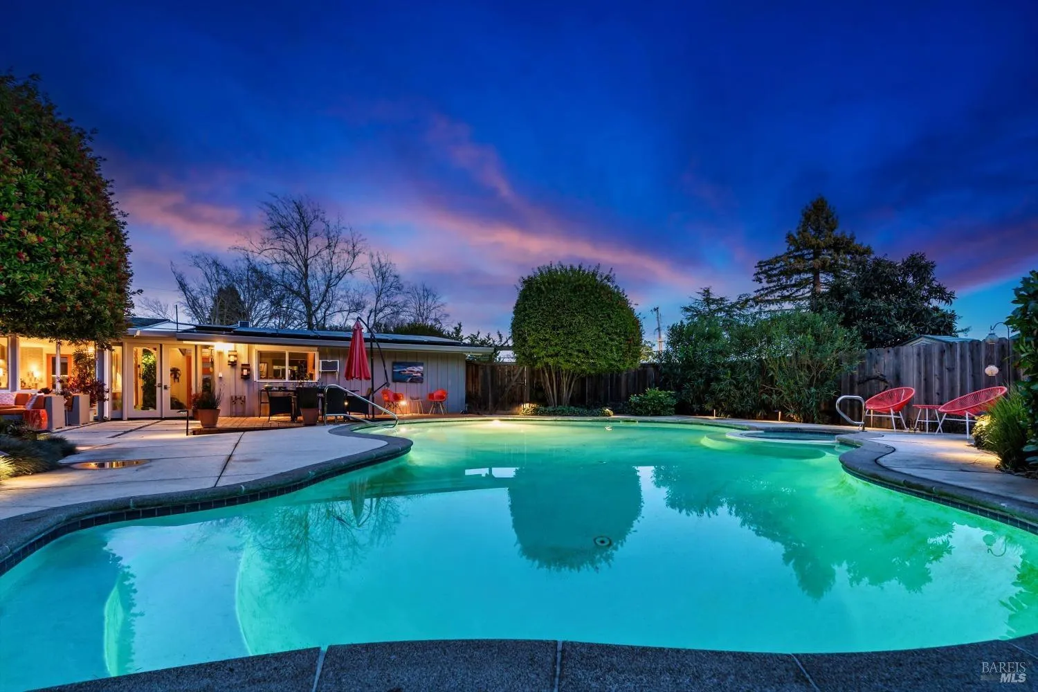 Napa, California 94558, United States, 3 Bedrooms Bedrooms, ,2 BathroomsBathrooms,Residential,Pending,238