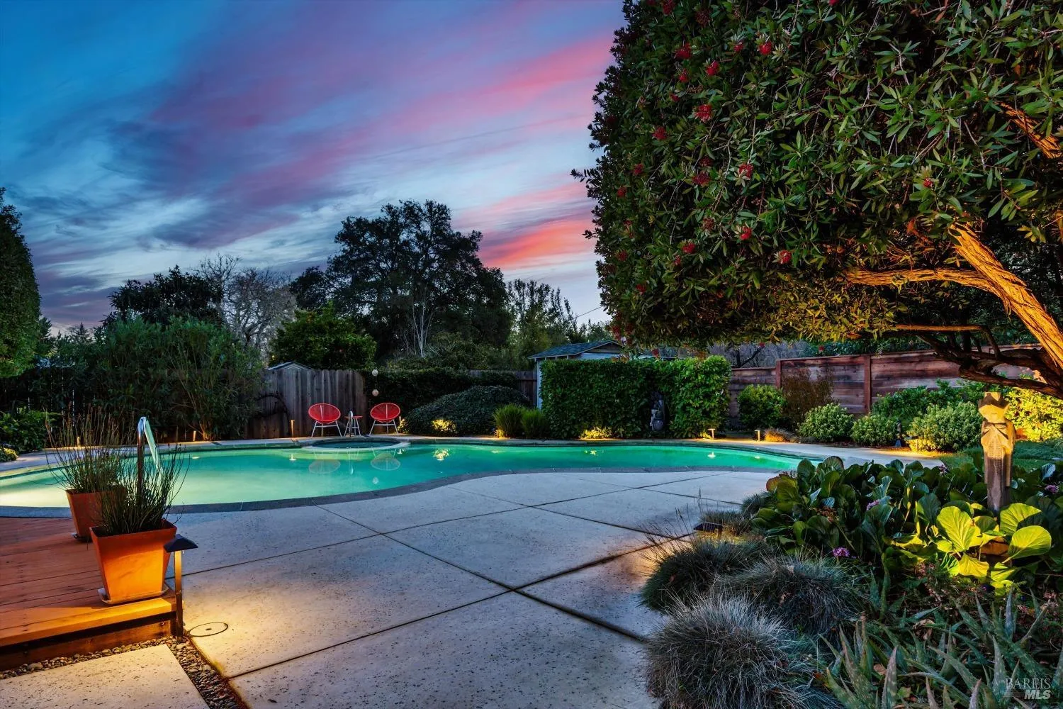 Napa, California 94558, United States, 3 Bedrooms Bedrooms, ,2 BathroomsBathrooms,Residential,Pending,238