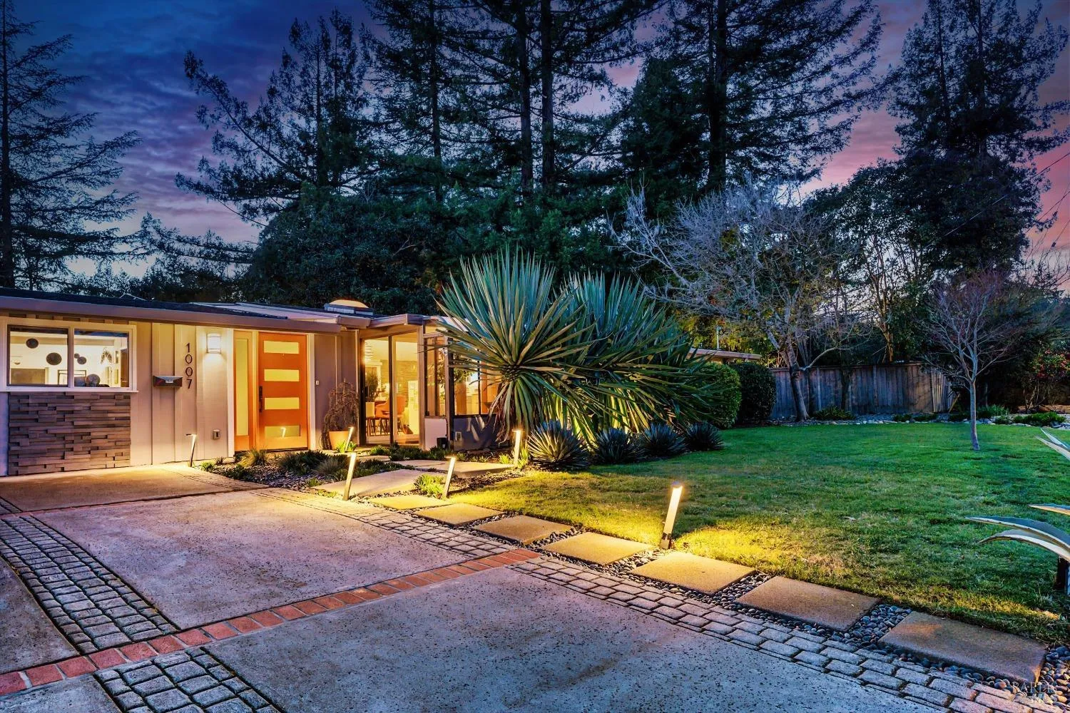 Napa, California 94558, United States, 3 Bedrooms Bedrooms, ,2 BathroomsBathrooms,Residential,Pending,238