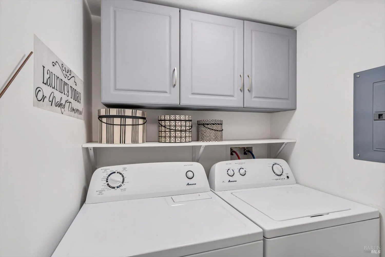 Napa, California 94558, United States, 3 Bedrooms Bedrooms, ,2 BathroomsBathrooms,Residential,Pending,238