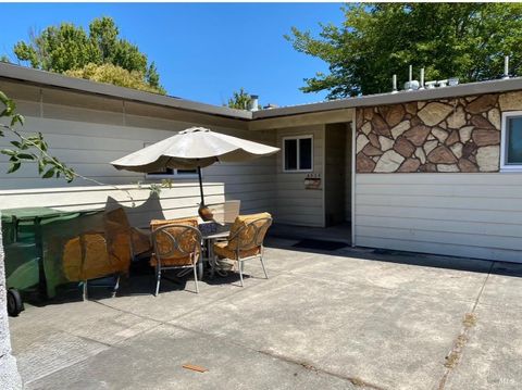 Photo of 8034 Adrian Drive, Rohnert Park, CA 94928 (MLS # 325061603)