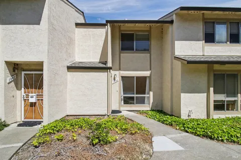 1844 Tesoro Court, Pinole, CA 94564 - MLS#: 325033849