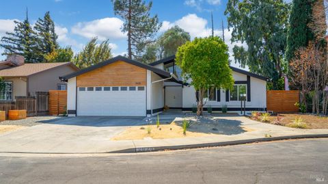 Photo of 2635 Alvarado Court, Fairfield, CA 94534 (MLS # 325089776)