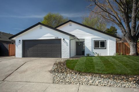 Photo of 1135 Dawson Drive, Dixon, CA 95620 (MLS # 326019529)