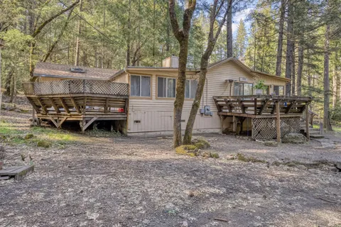 9510 Oak Place, Cobb, CA 95426 - MLS#: 325032082
