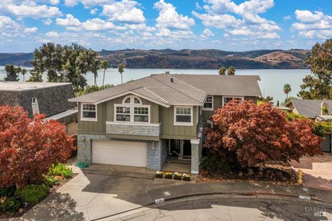 Photo of 1364 Bonita Bahia Court, Benicia, CA 94510 (MLS # 325086943)