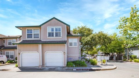 Photo of 1532 Pinebrook Place, Santa Rosa, CA 95403 (MLS # 326006805)