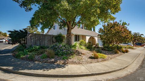 Photo of 2564 Sunrise Drive, Fairfield, CA 94533 (MLS # 325089585)