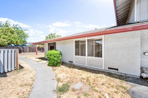 Photo of 66 Villa Circle, Fairfield, CA 94533 (MLS # 325053859)