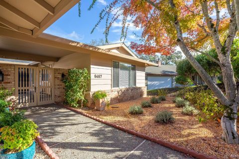 Photo of 6467 Meadowridge Drive, Santa Rosa, CA 95409 (MLS # 325096817)