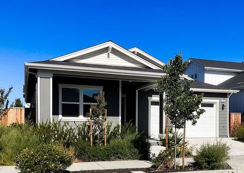 Photo of 1329 Calabazas Drive, Windsor, CA 95492 (MLS # 325063609)
