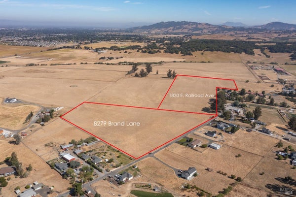 8279 BRAND LN, PENNGROVE, CA 94951 - Image 7140053ef49c8f4e767b3d93d4859c64/2599489397