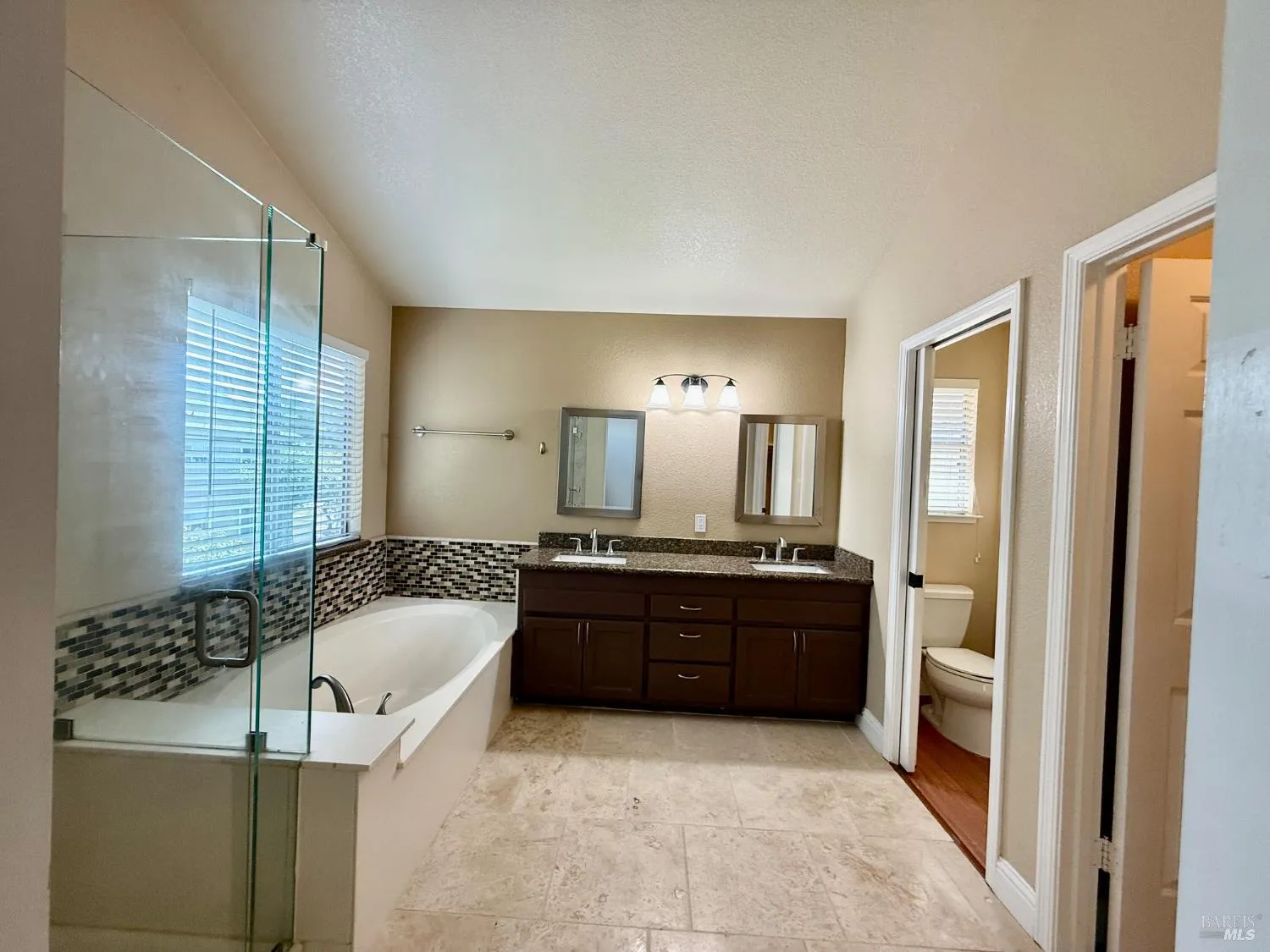 Santa Rosa, California 95403, United States, 4 Bedrooms Bedrooms, ,3 BathroomsBathrooms,Residential,Contingent,213880