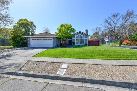 MLS: 325032278