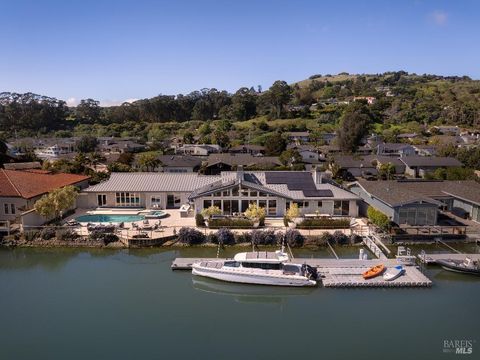 Photo of 114 jamaica Street, Tiburon, CA 94920 (MLS # 326016388)