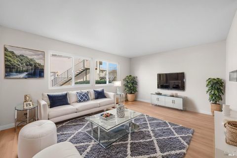 Photo of 130 Del Rio Circle #2, Vacaville, CA 95687 (MLS # 325076635)