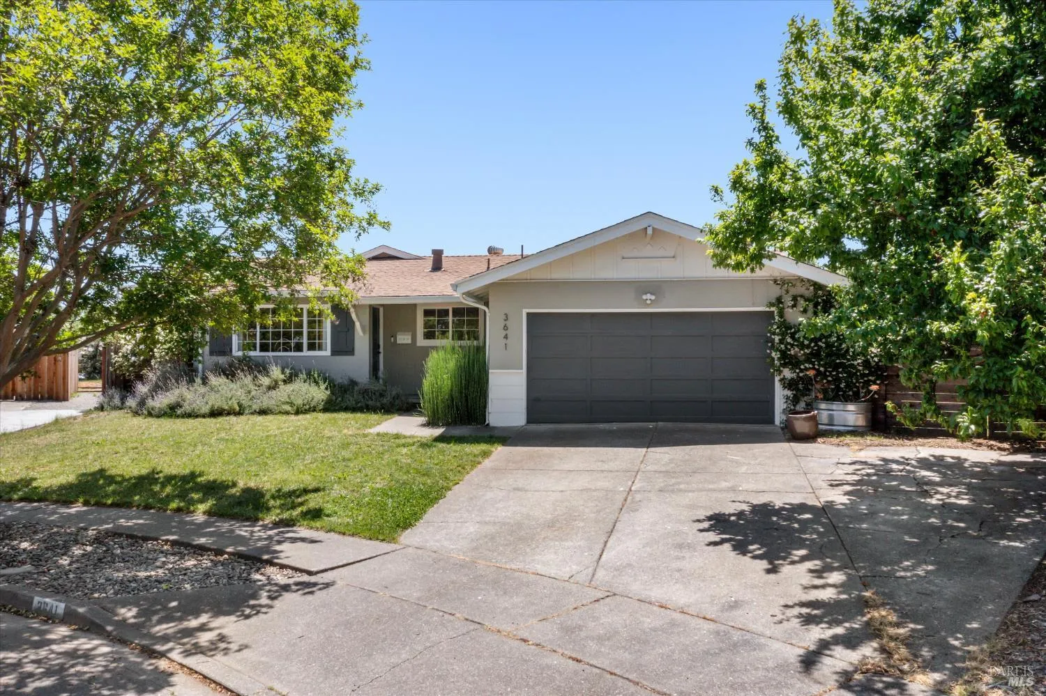 Napa, California 94558, United States, 3 Bedrooms Bedrooms, ,2 BathroomsBathrooms,Residential,Active,137655