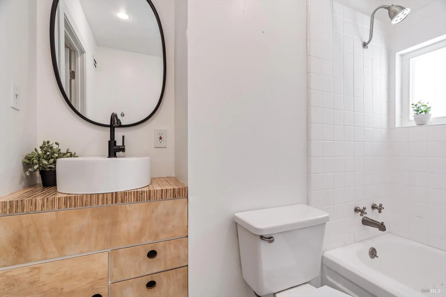 Napa, California 94558, United States, 3 Bedrooms Bedrooms, ,2 BathroomsBathrooms,Residential,Active,137655