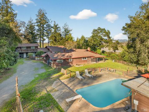 Photo of 1450 Timberhill Road, Santa Rosa, CA 95401 (MLS # 325103041)
