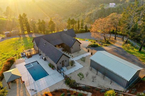 Photo of 1750 Crystal Springs Court, Santa Rosa, CA 95404 (MLS # 326010522)