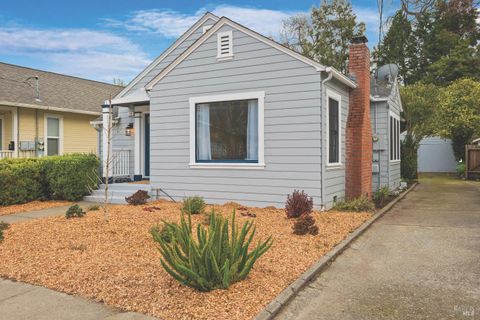Photo of 728 Charles Street, Santa Rosa, CA 95404 (MLS # 326005877)