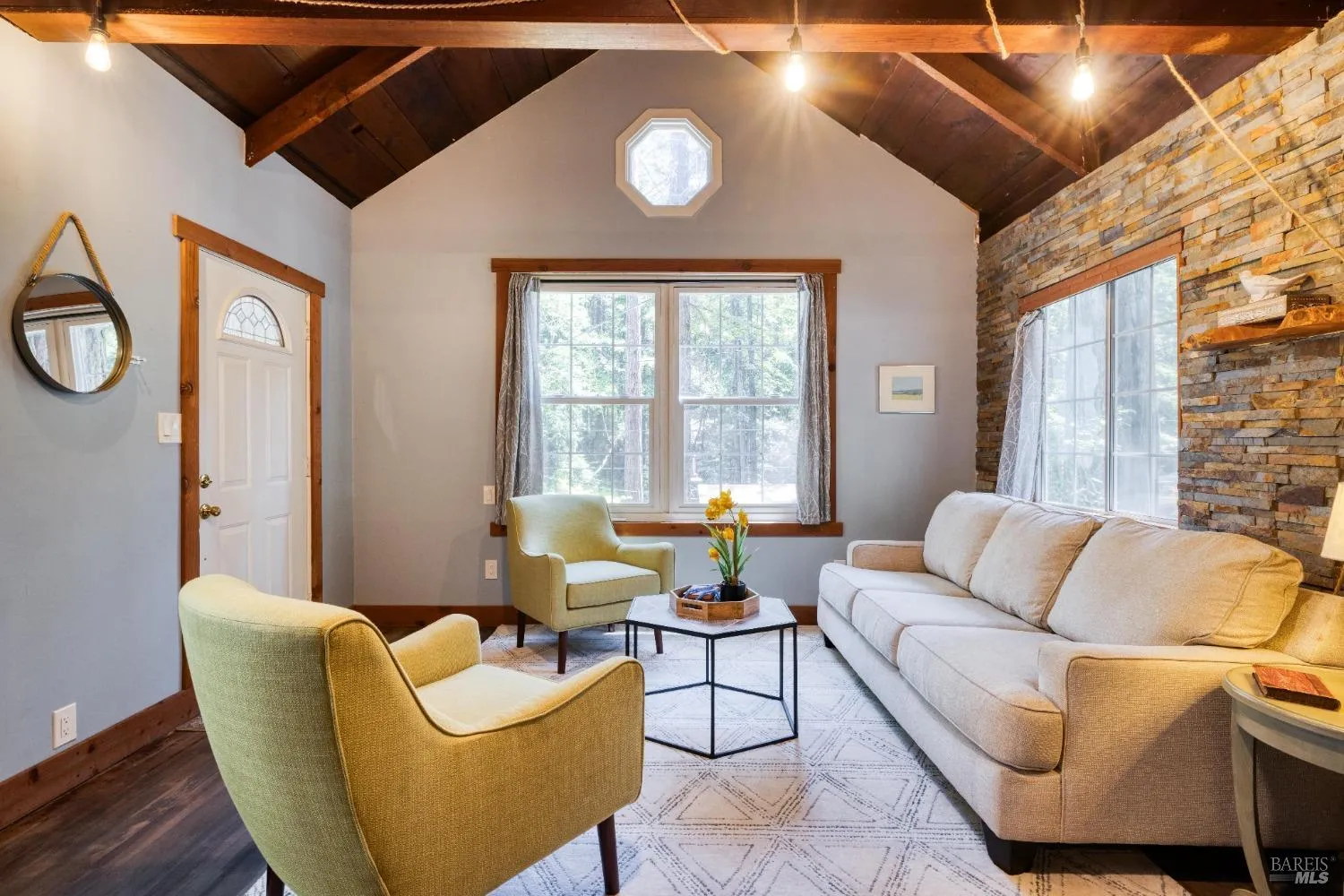 Guerneville, California 95446, United States, 2 Bedrooms Bedrooms, ,1 BathroomBathrooms,Residential,Active,122451