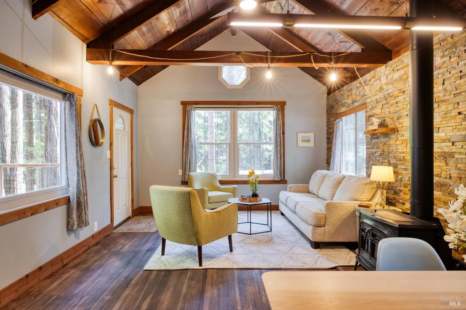 Guerneville, California 95446, United States, 2 Bedrooms Bedrooms, ,1 BathroomBathrooms,Residential,Active,122451