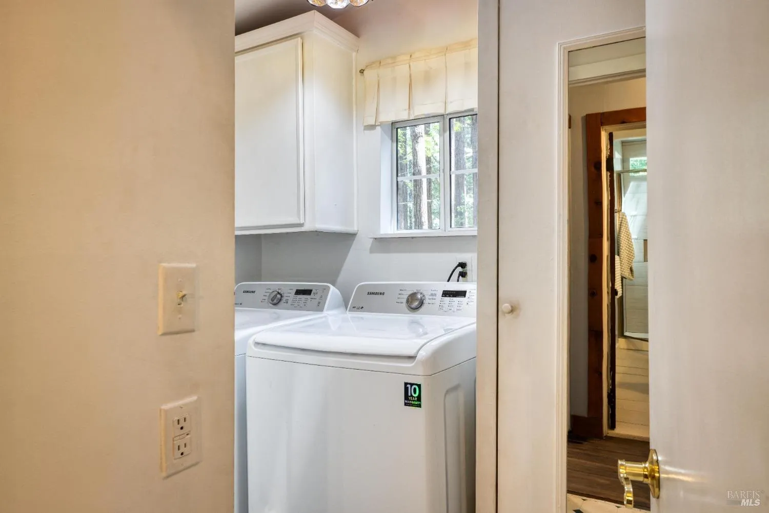 Guerneville, California 95446, United States, 2 Bedrooms Bedrooms, ,1 BathroomBathrooms,Residential,Active,122451