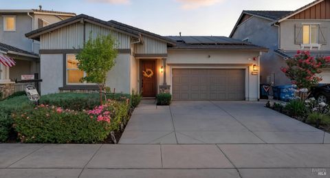 Photo of 2018 Spirea Court, Vacaville, CA 95687 (MLS # 326007416)