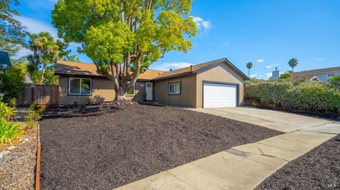 Photo of 2353 Hood Court, Santa Rosa, CA 95401 (MLS # 325087087)