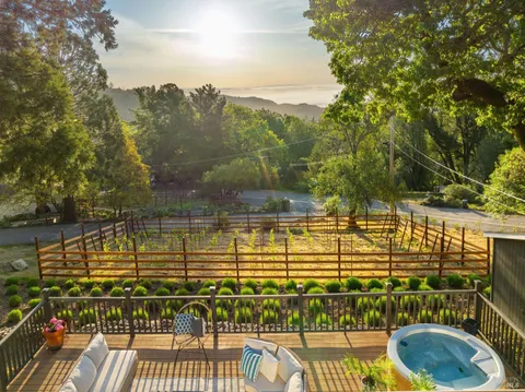 18986 Sweet William Court, Sonoma, CA 95476 - MLS#: 325038096