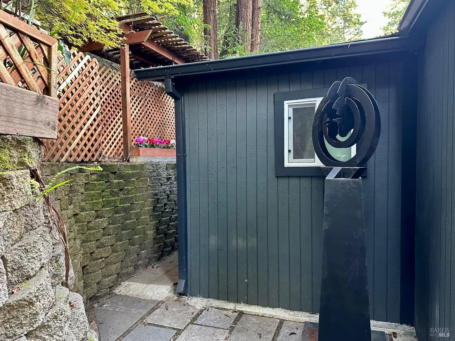 Guerneville, California 95446, United States, 2 Bedrooms Bedrooms, ,2 BathroomsBathrooms,Residential,Contingent,86658