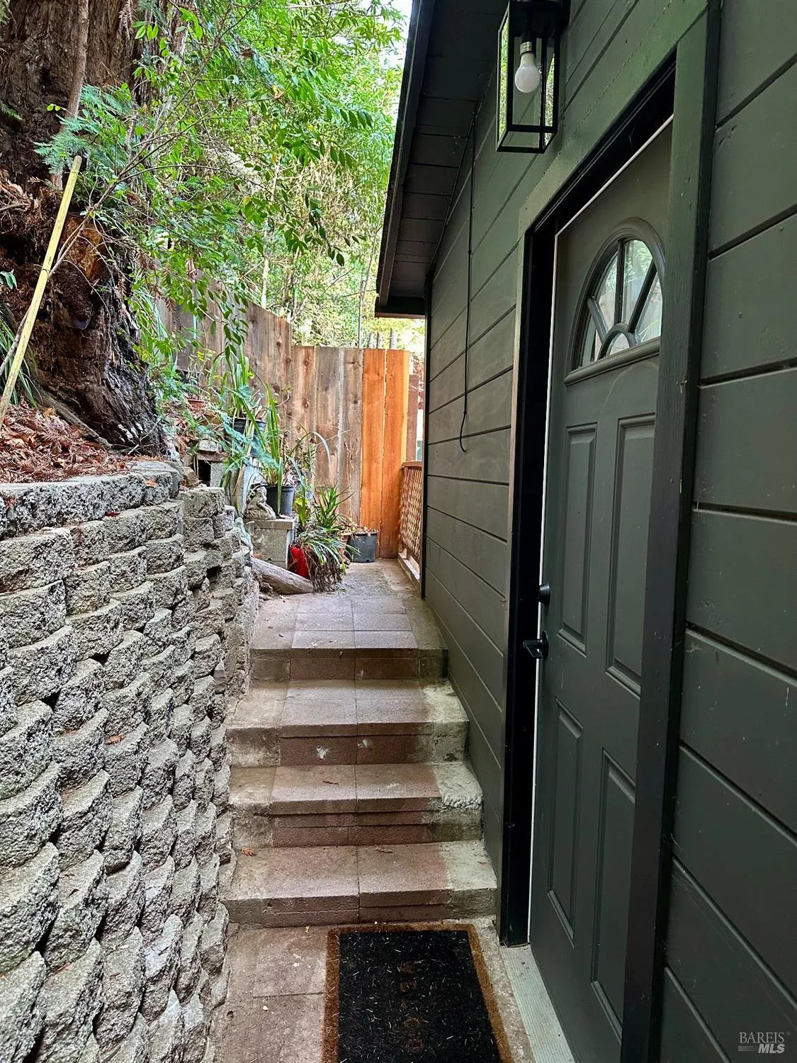 Guerneville, California 95446, United States, 2 Bedrooms Bedrooms, ,2 BathroomsBathrooms,Residential,Contingent,86658